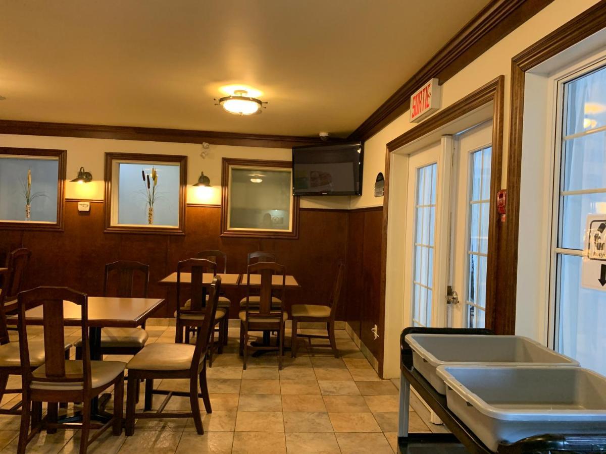 Quality Inn Riviere-du-Loup Exterior photo