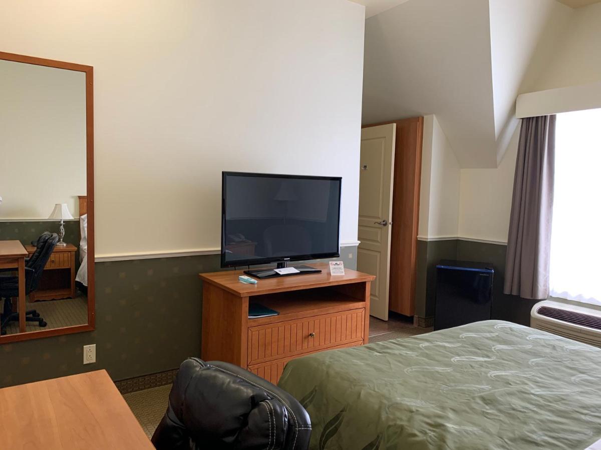 Quality Inn Riviere-du-Loup Exterior photo